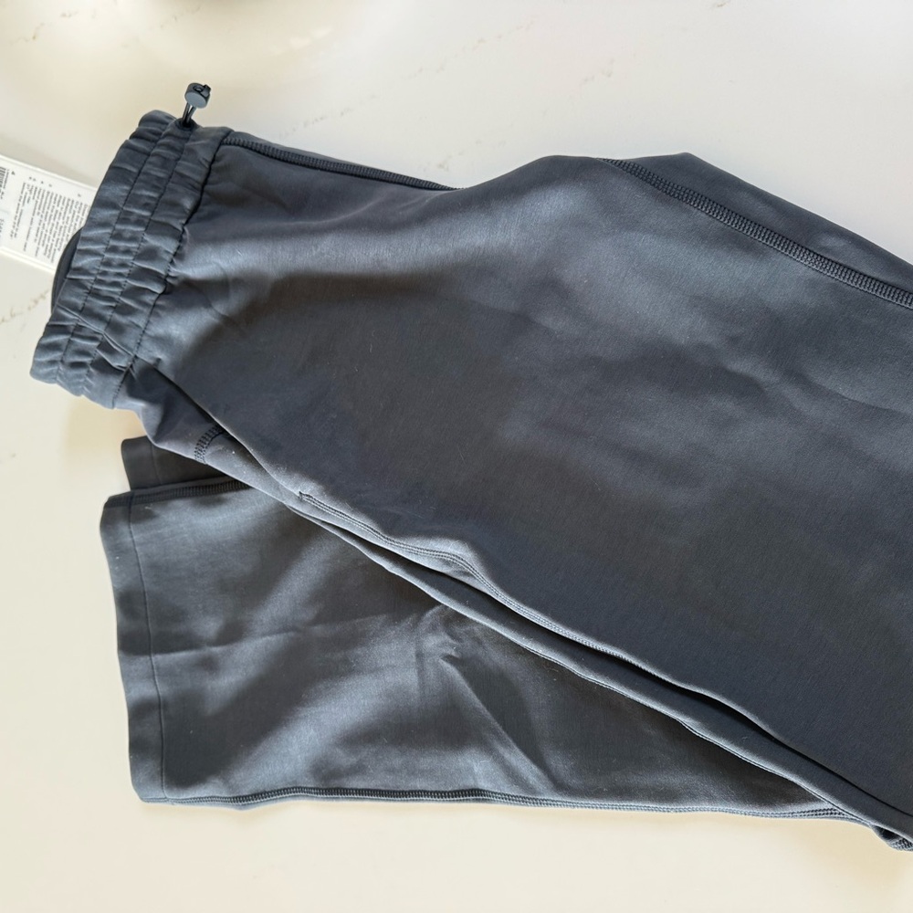 Lululemon Softstreme High-Rise Pant
Regular